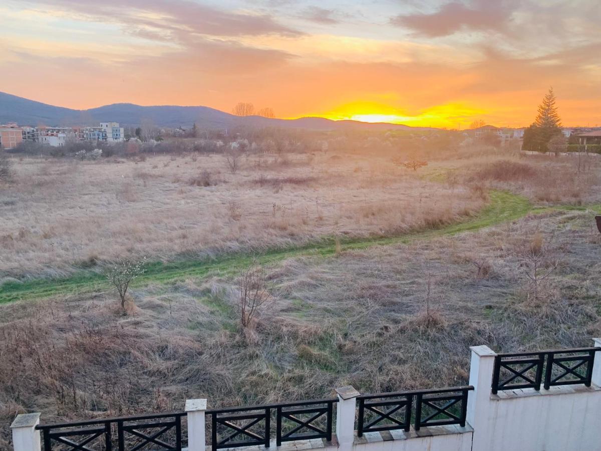 Apartment At St. Nicholas Complex-Igora Chernomorets Bagian luar foto