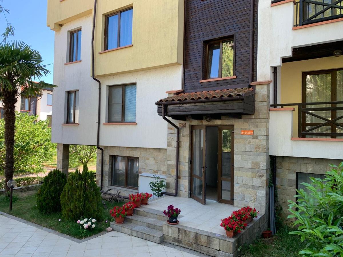 Apartment At St. Nicholas Complex-Igora Chernomorets Bagian luar foto